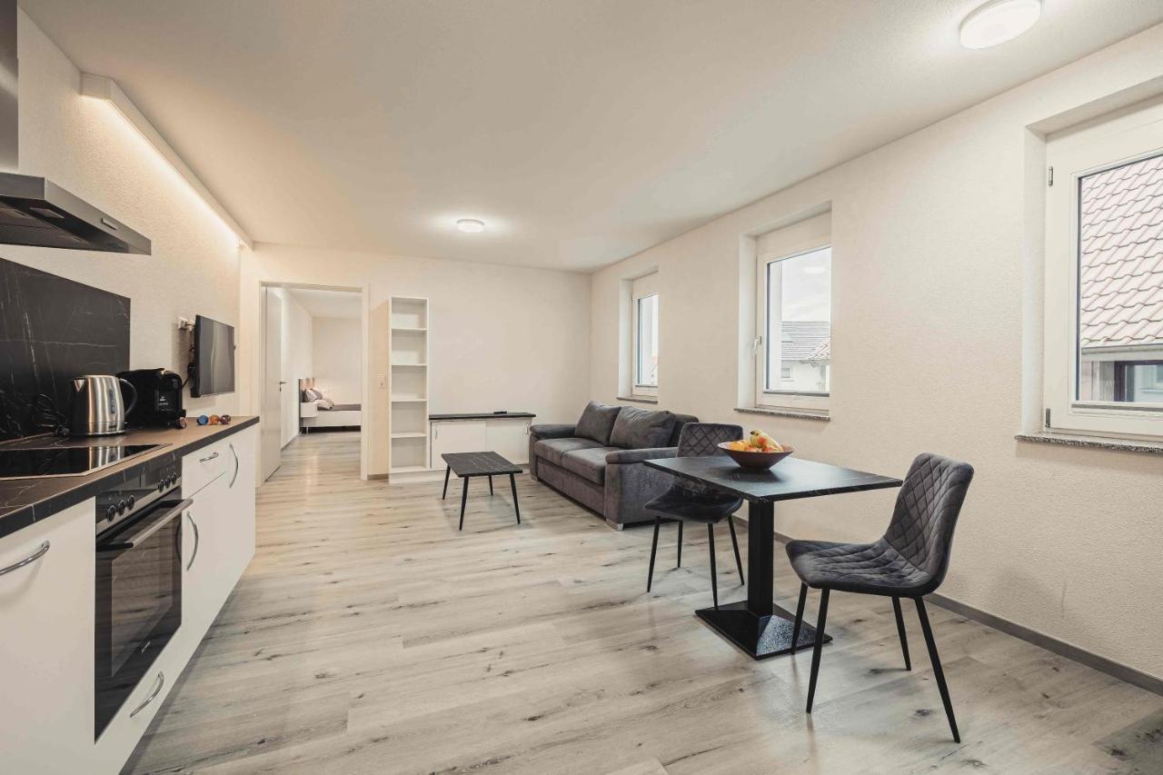 Ferienwohnungen Und Boardinghouse Heimbach In Renchen Eksteriør bilde